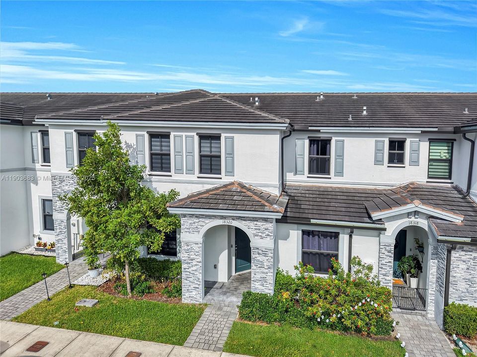 For Sale: $490,000 (3 beds, 2 baths, 1539 Square Feet)