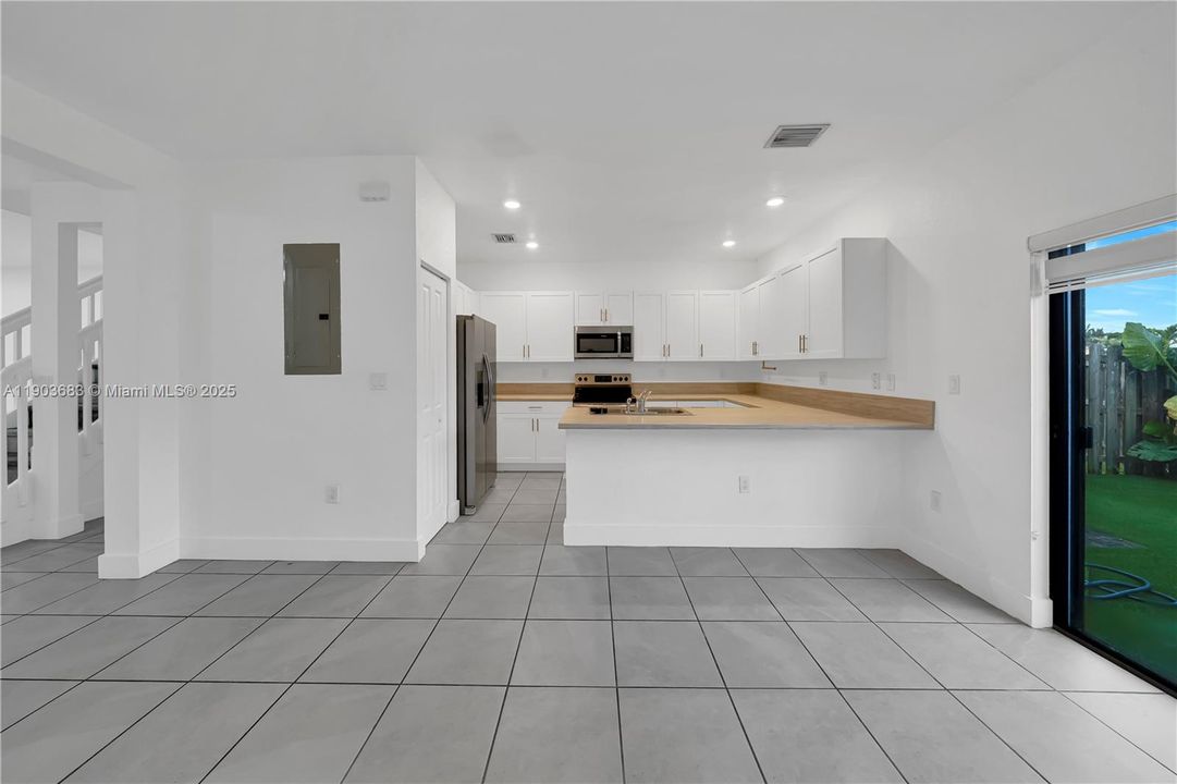 For Sale: $490,000 (3 beds, 2 baths, 1539 Square Feet)