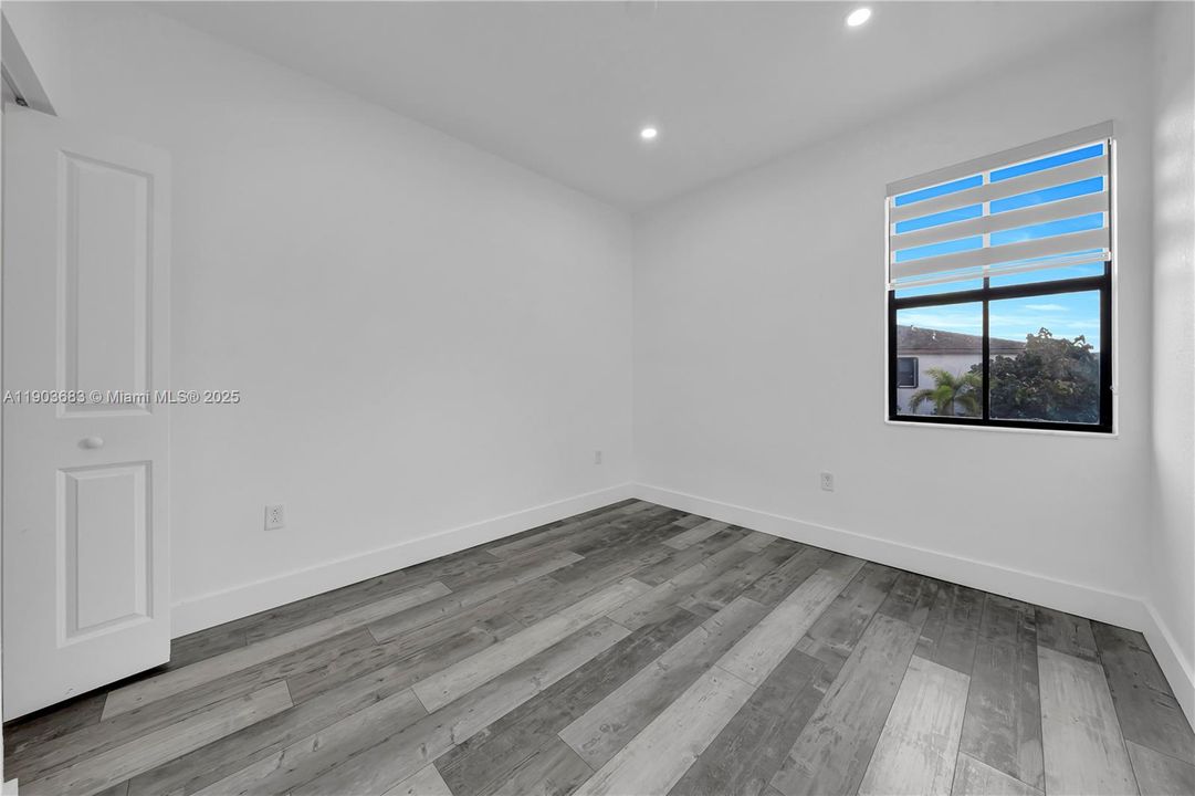 For Sale: $490,000 (3 beds, 2 baths, 1539 Square Feet)