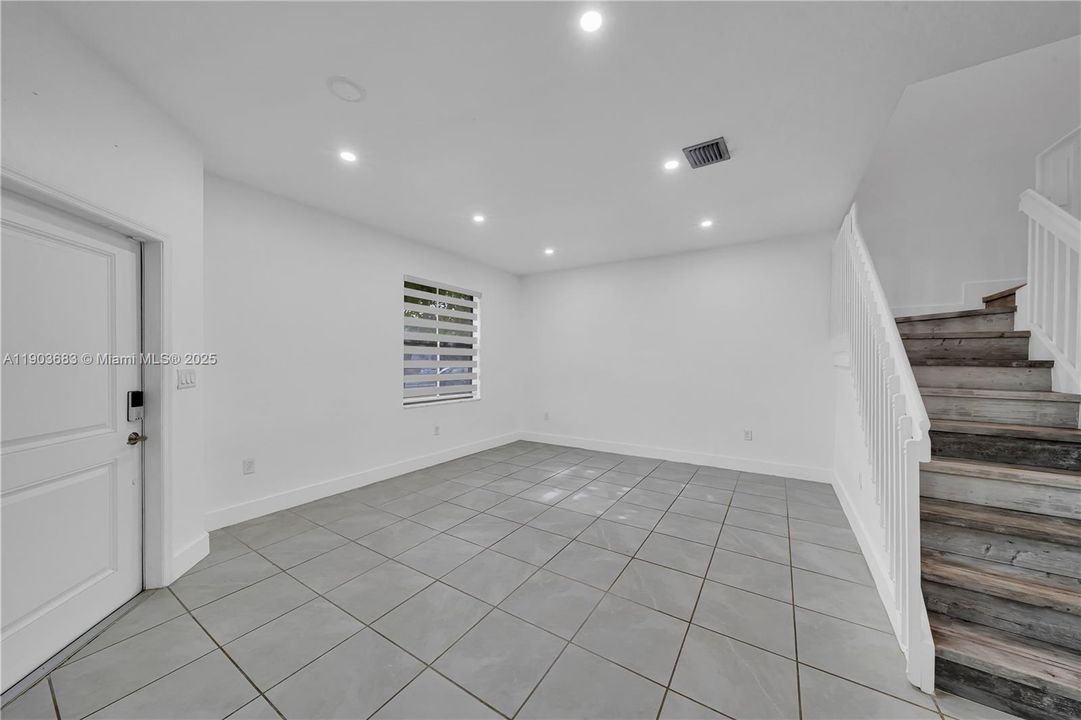 For Sale: $490,000 (3 beds, 2 baths, 1539 Square Feet)