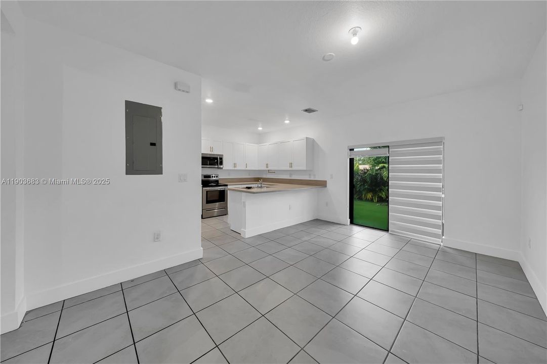 For Sale: $490,000 (3 beds, 2 baths, 1539 Square Feet)