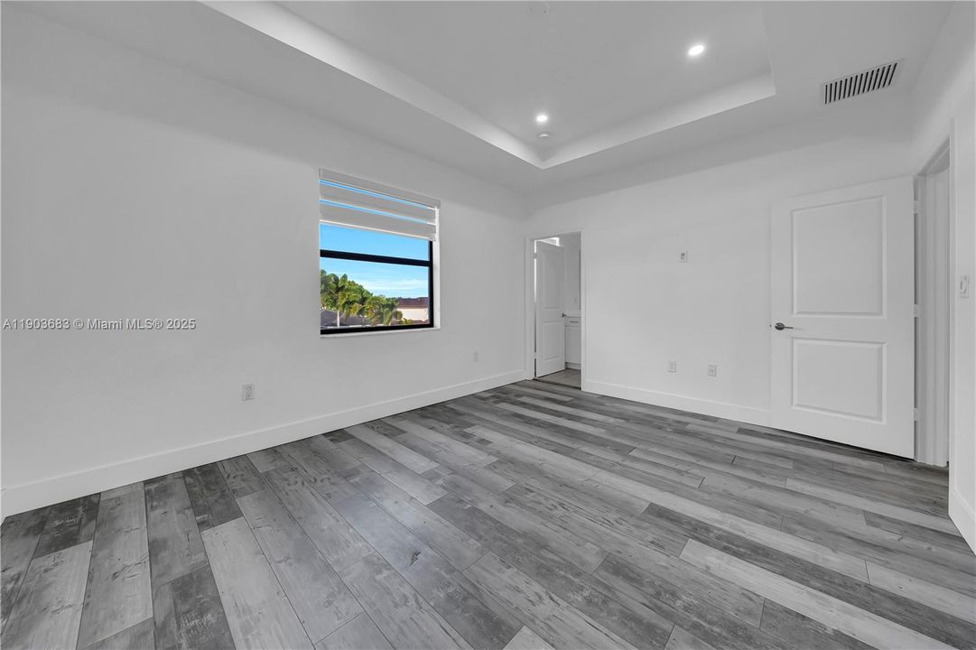 For Sale: $490,000 (3 beds, 2 baths, 1539 Square Feet)