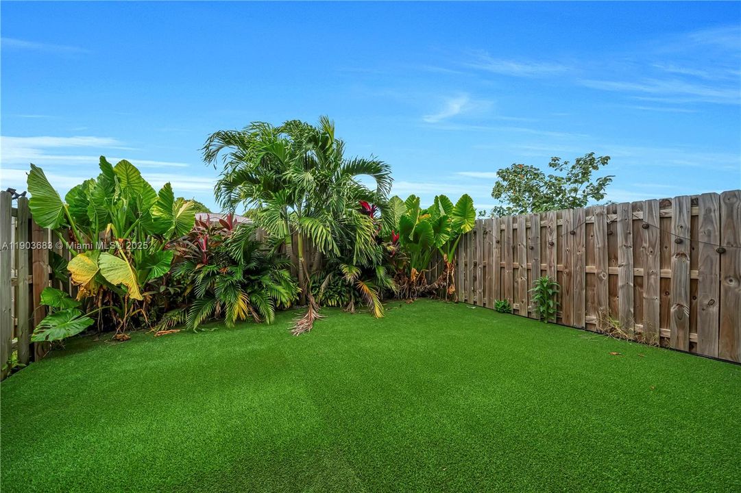 For Sale: $490,000 (3 beds, 2 baths, 1539 Square Feet)