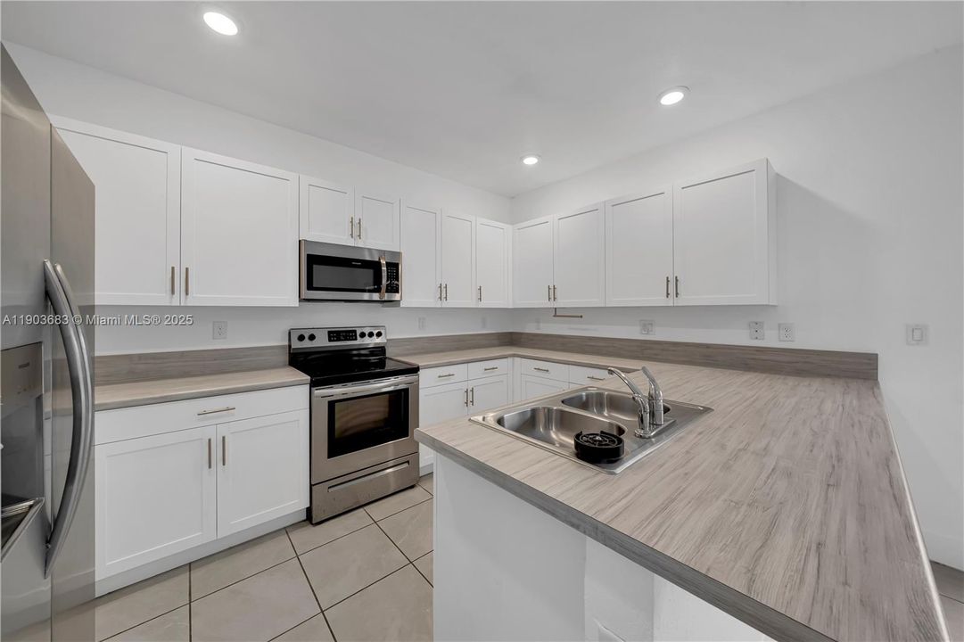 For Sale: $490,000 (3 beds, 2 baths, 1539 Square Feet)