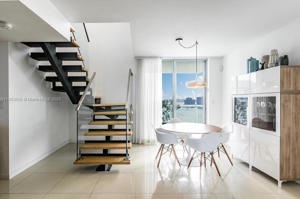 For Rent: $9,500 (3 beds, 3 baths, 2498 Square Feet)