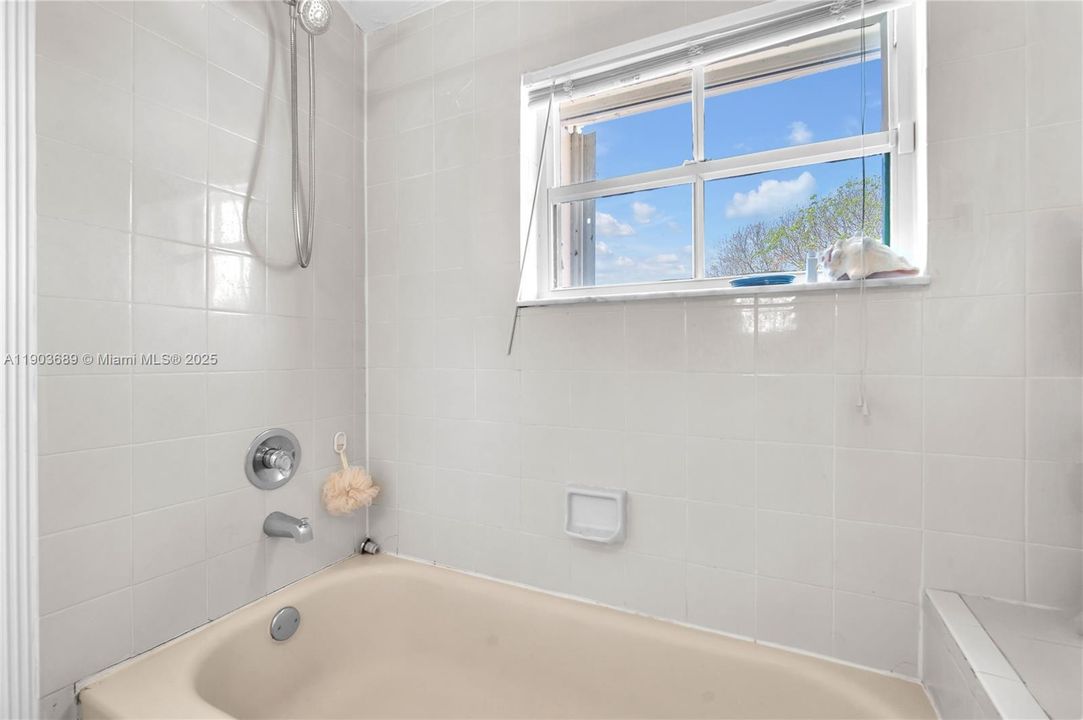 For Sale: $463,000 (3 beds, 3 baths, 1848 Square Feet)