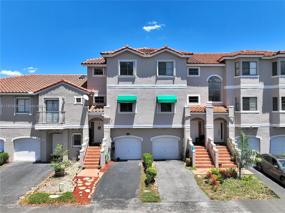 For Sale: $463,000 (3 beds, 3 baths, 1848 Square Feet)