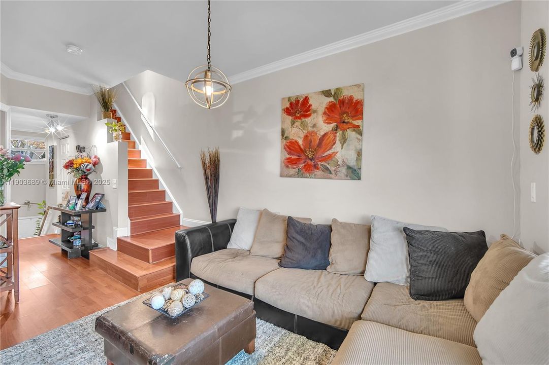 For Sale: $463,000 (3 beds, 3 baths, 1848 Square Feet)