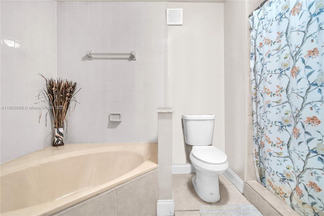 For Sale: $463,000 (3 beds, 3 baths, 1848 Square Feet)