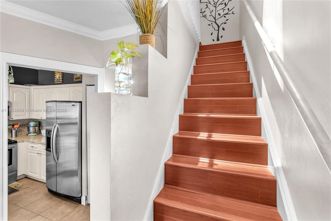 For Sale: $463,000 (3 beds, 3 baths, 1848 Square Feet)