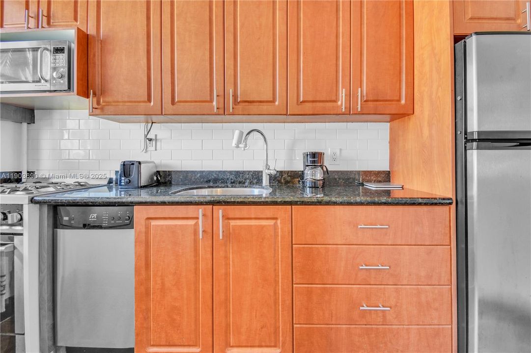 Recently Rented: $2,500 (0 beds, 1 baths, 492 Square Feet)