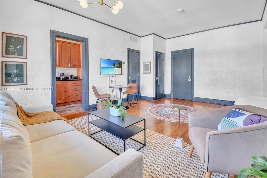 Recently Rented: $2,500 (0 beds, 1 baths, 492 Square Feet)