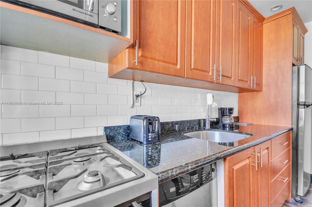 Recently Rented: $2,500 (0 beds, 1 baths, 492 Square Feet)