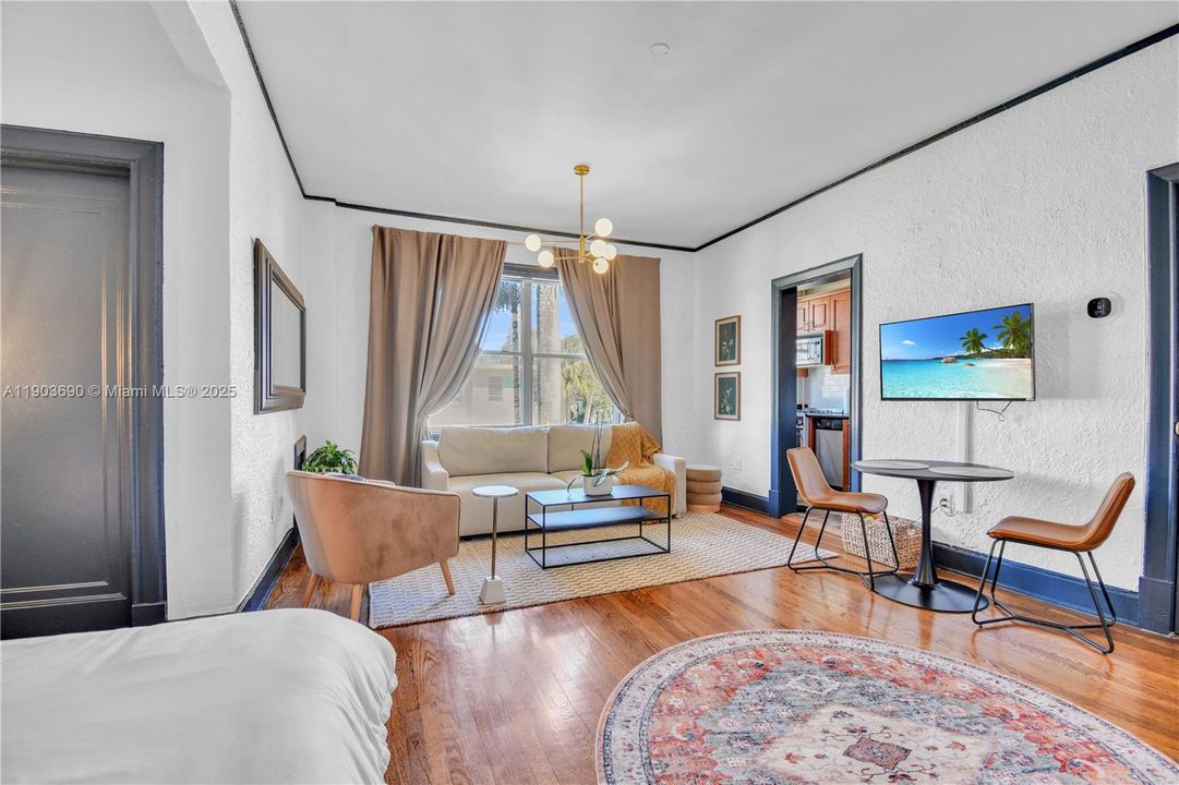 Recently Rented: $2,500 (0 beds, 1 baths, 492 Square Feet)