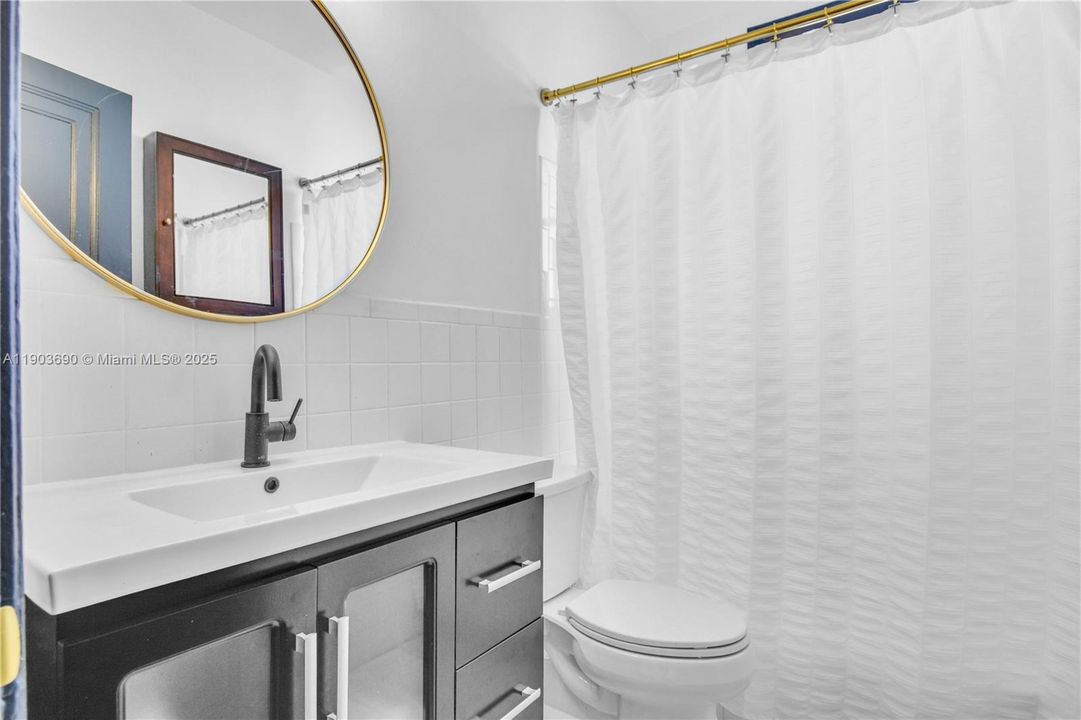 Recently Rented: $2,500 (0 beds, 1 baths, 492 Square Feet)