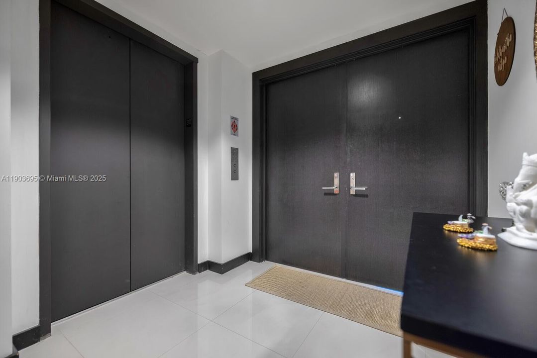 Activo con contrato: $975,000 (2 camas, 3 baños, 1450 Pies cuadrados)