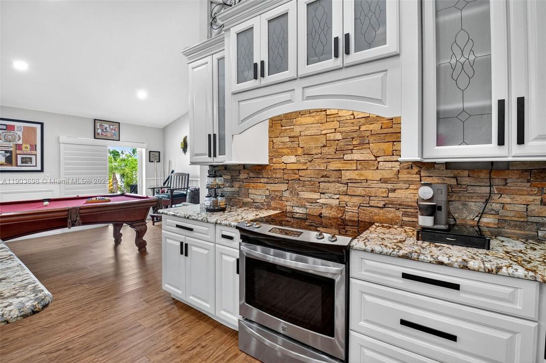 Active With Contract: $675,000 (3 beds, 2 baths, 2279 Square Feet)