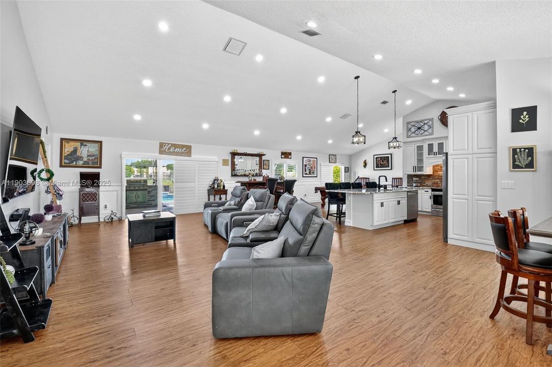 Active With Contract: $675,000 (3 beds, 2 baths, 2279 Square Feet)