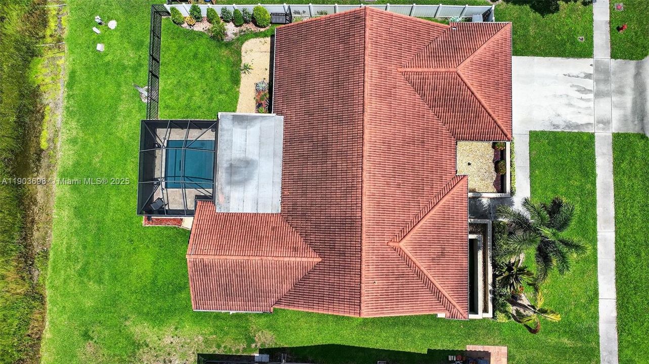 Active With Contract: $675,000 (3 beds, 2 baths, 2279 Square Feet)