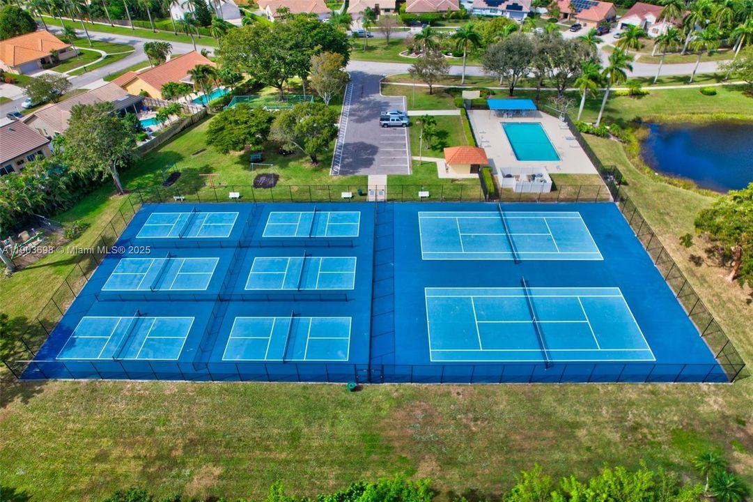 Active With Contract: $675,000 (3 beds, 2 baths, 2279 Square Feet)