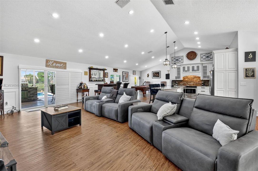 Active With Contract: $675,000 (3 beds, 2 baths, 2279 Square Feet)