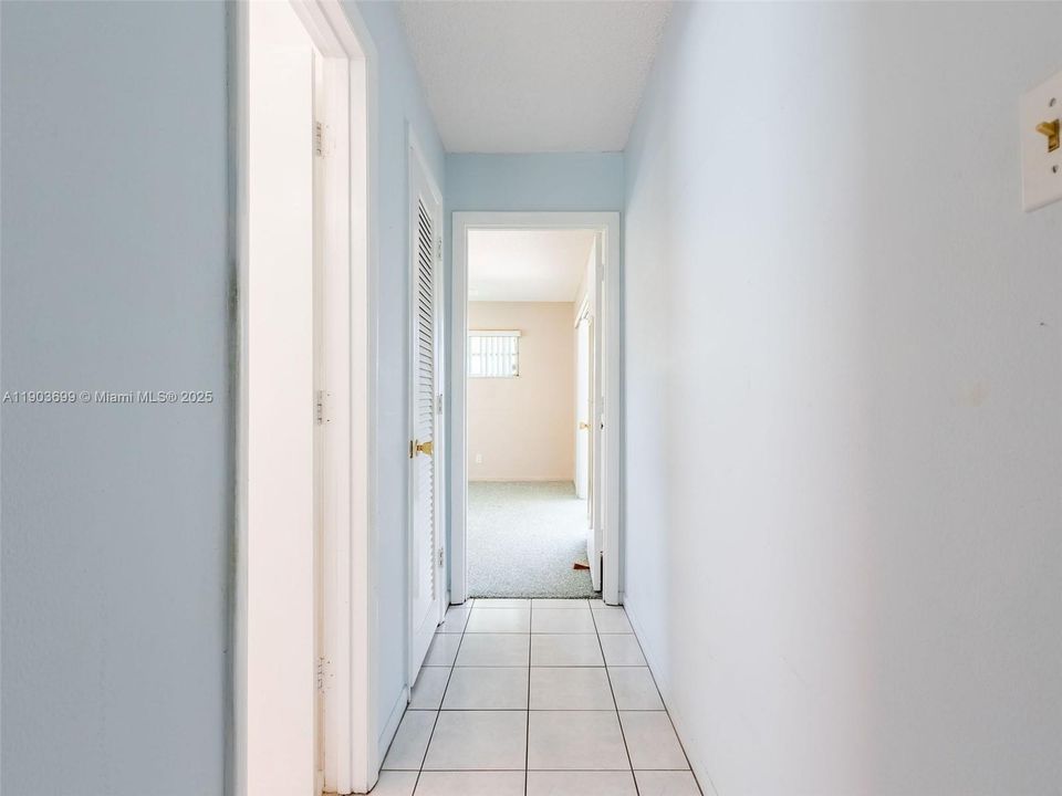 待售: $270,000 (2 贝兹, 1 浴室, 861 平方英尺)