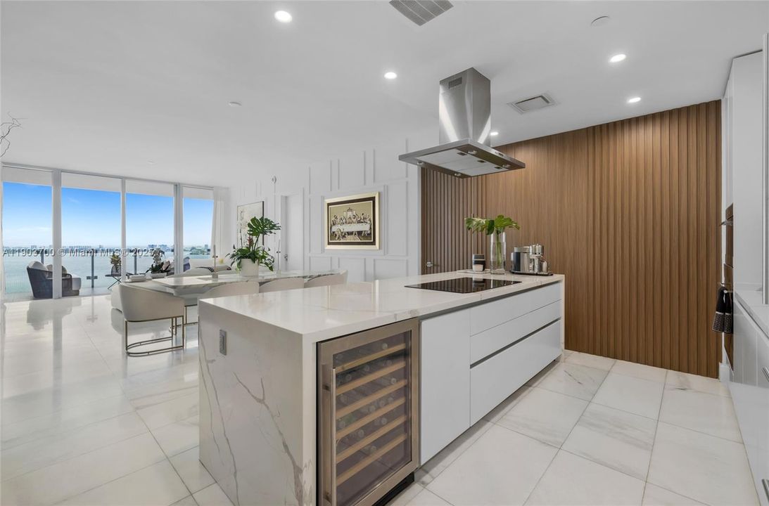 En Venta: $2,750,000 (3 camas, 3 baños, 2141 Pies cuadrados)