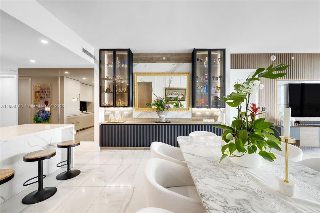 En Venta: $2,750,000 (3 camas, 3 baños, 2141 Pies cuadrados)