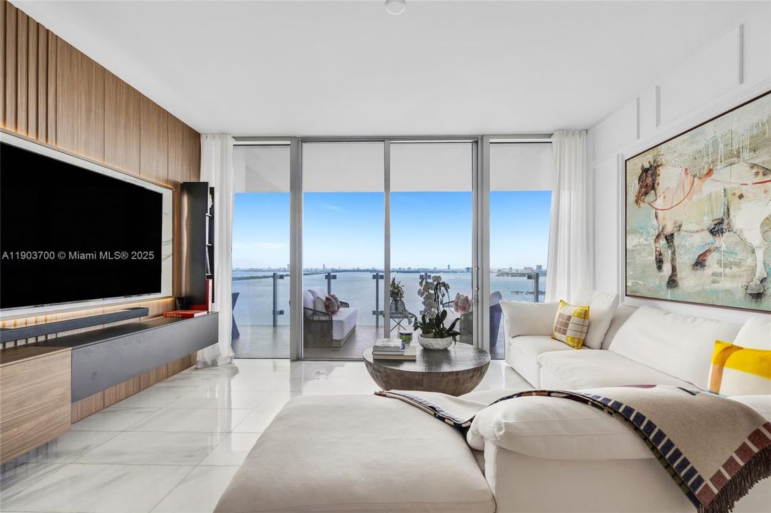 En Venta: $2,750,000 (3 camas, 3 baños, 2141 Pies cuadrados)