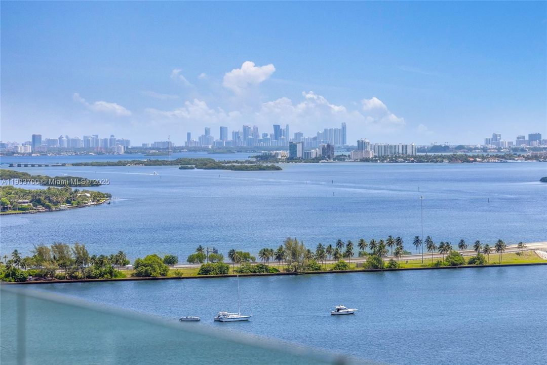 En Venta: $2,750,000 (3 camas, 3 baños, 2141 Pies cuadrados)