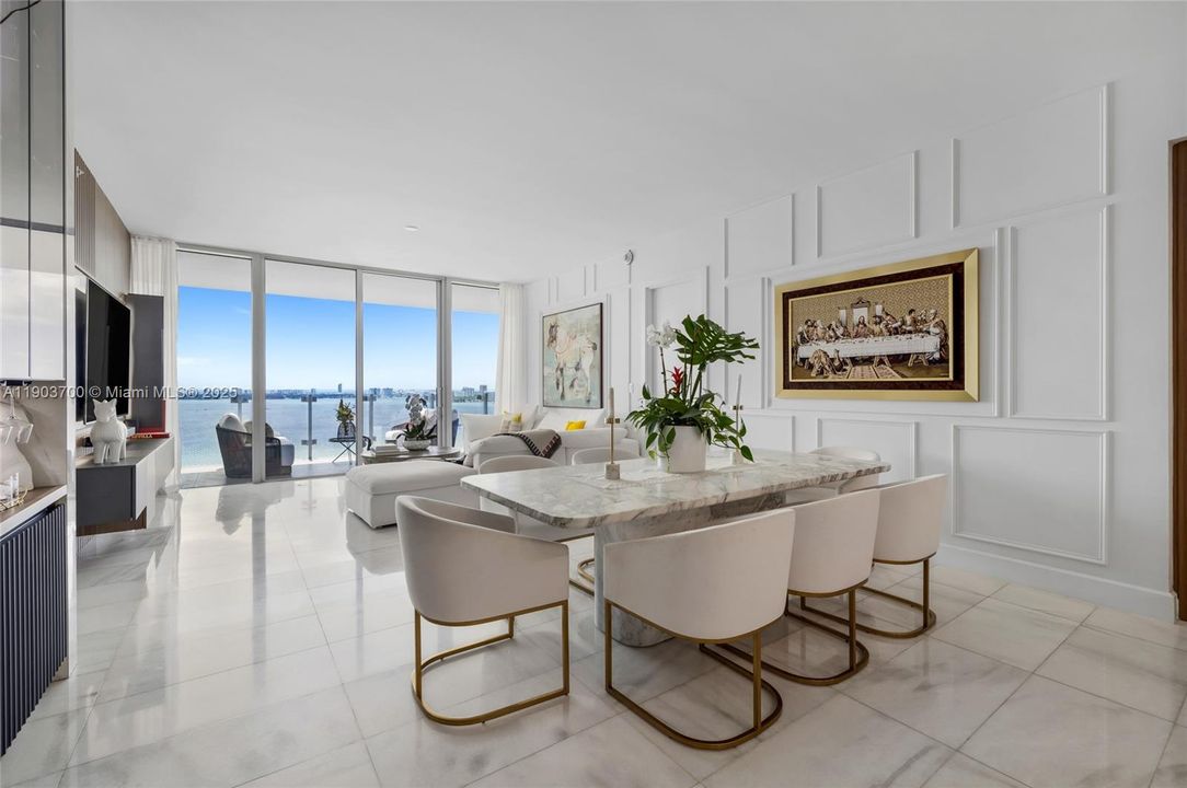 En Venta: $2,750,000 (3 camas, 3 baños, 2141 Pies cuadrados)