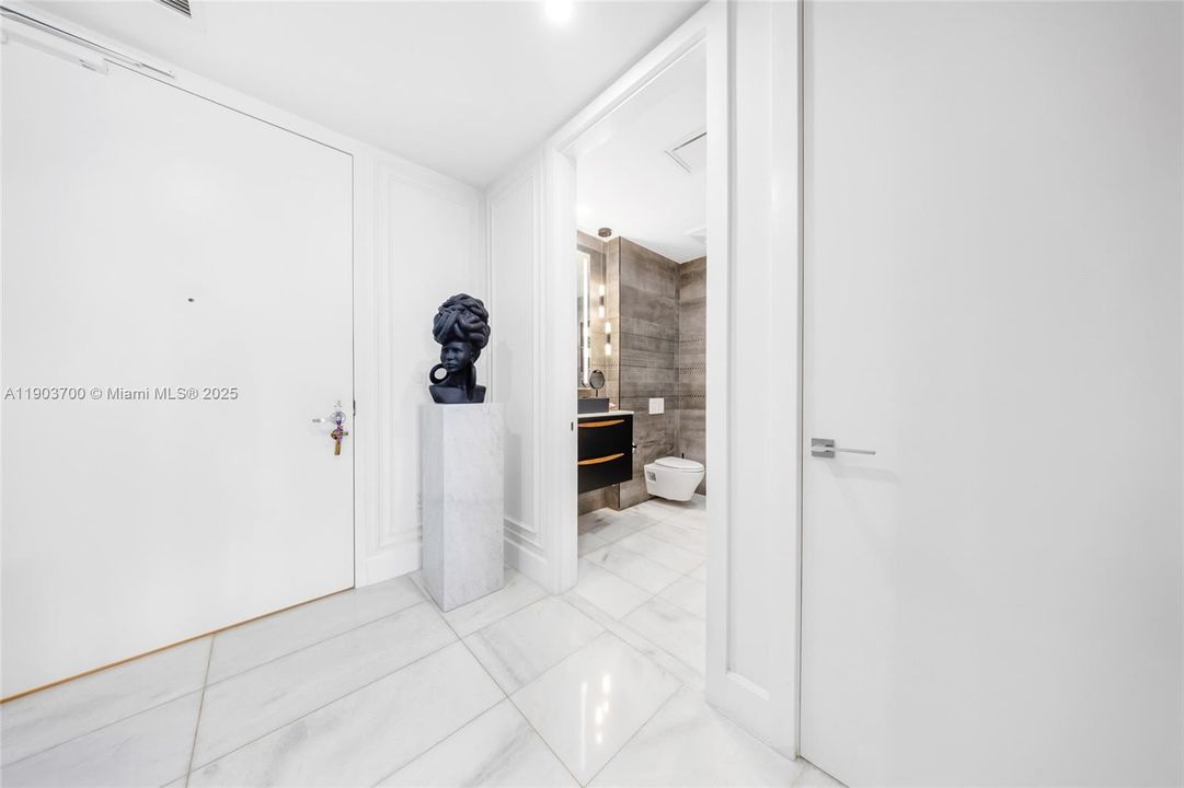 En Venta: $2,750,000 (3 camas, 3 baños, 2141 Pies cuadrados)