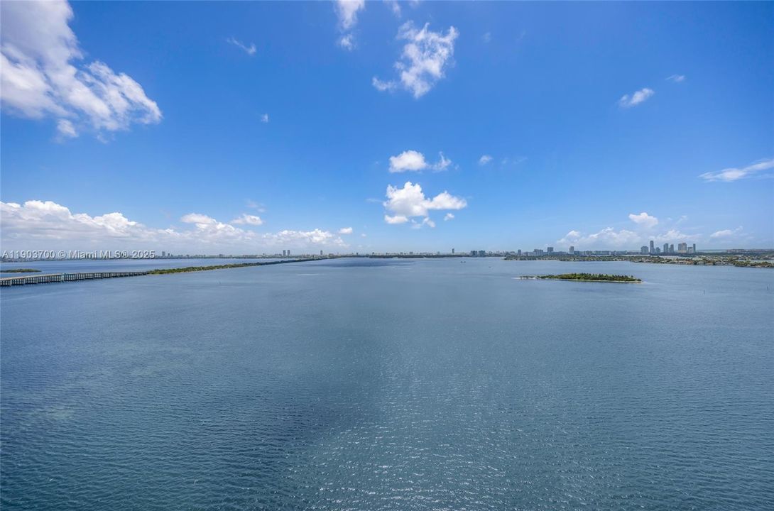 En Venta: $2,750,000 (3 camas, 3 baños, 2141 Pies cuadrados)