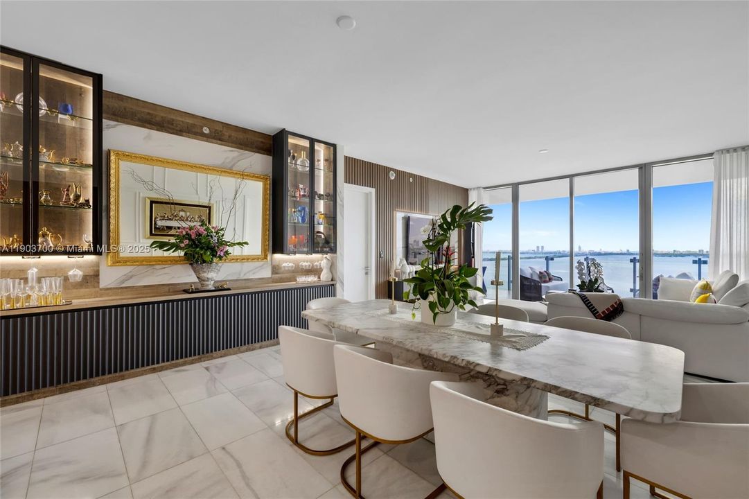 En Venta: $2,750,000 (3 camas, 3 baños, 2141 Pies cuadrados)