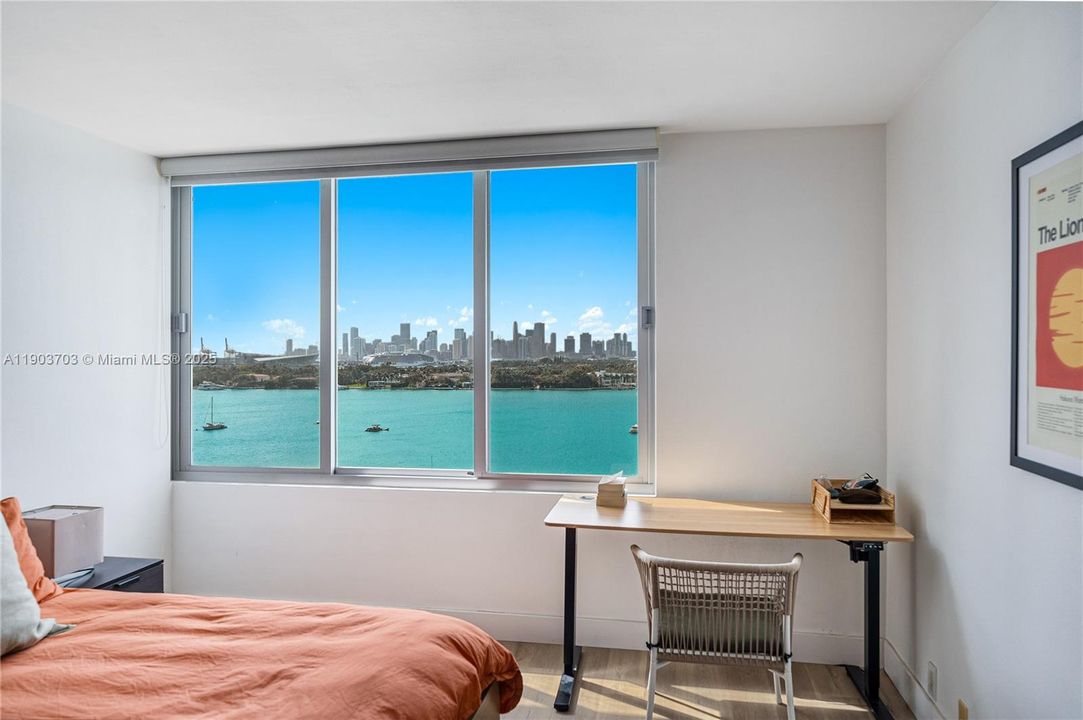 Recently Rented: $4,300 (1 beds, 1 baths, 852 Square Feet)