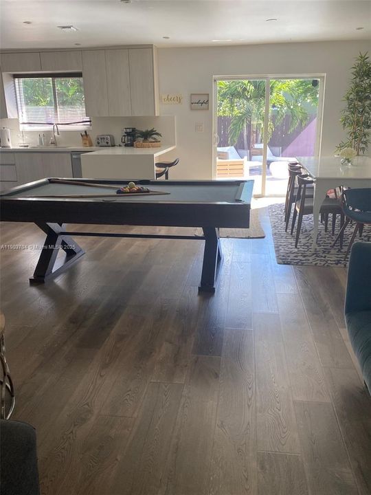 For Sale: $1,450,000 (4 beds, 2 baths, 1700 Square Feet)