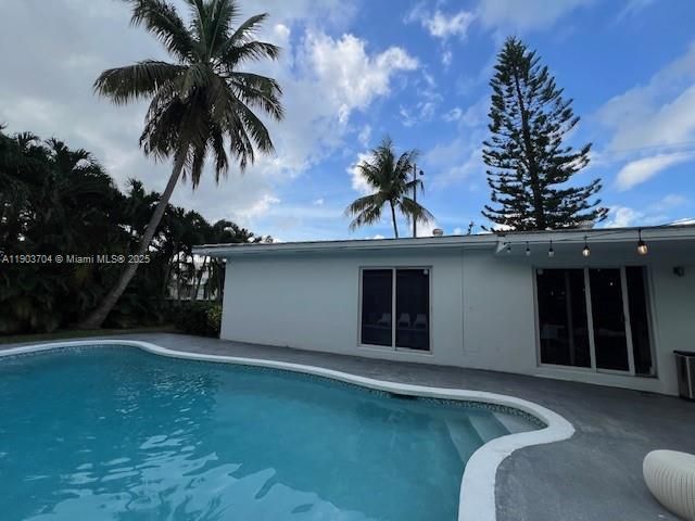 For Sale: $1,450,000 (4 beds, 2 baths, 1700 Square Feet)