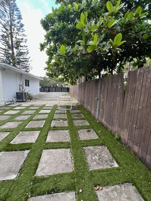 For Sale: $1,450,000 (4 beds, 2 baths, 1700 Square Feet)