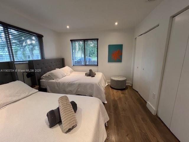 For Sale: $1,450,000 (4 beds, 2 baths, 1700 Square Feet)