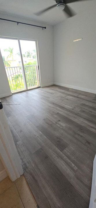 合同活跃: $1,650 (1 贝兹, 1 浴室, 746 平方英尺)