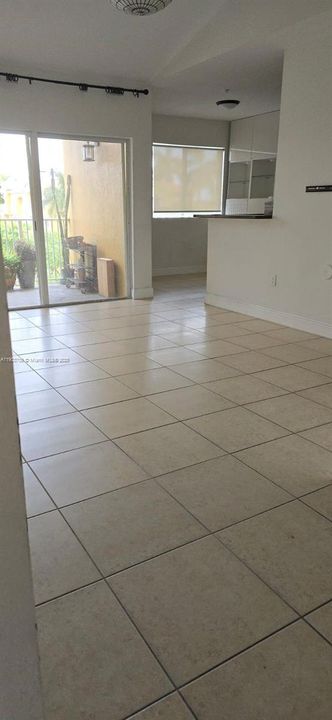 合同活跃: $1,650 (1 贝兹, 1 浴室, 746 平方英尺)