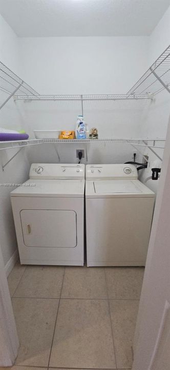 合同活跃: $1,650 (1 贝兹, 1 浴室, 746 平方英尺)