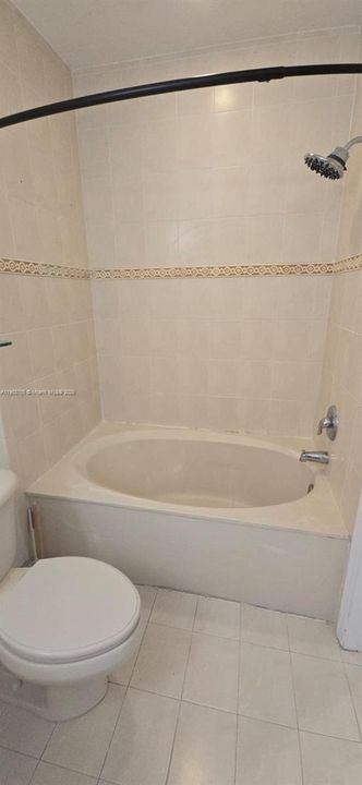 合同活跃: $1,650 (1 贝兹, 1 浴室, 746 平方英尺)