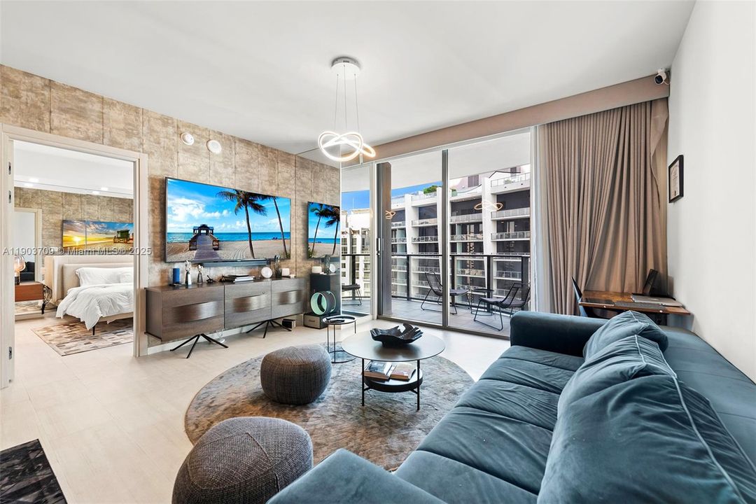 For Rent: $6,650 (1 beds, 2 baths, 1022 Square Feet)