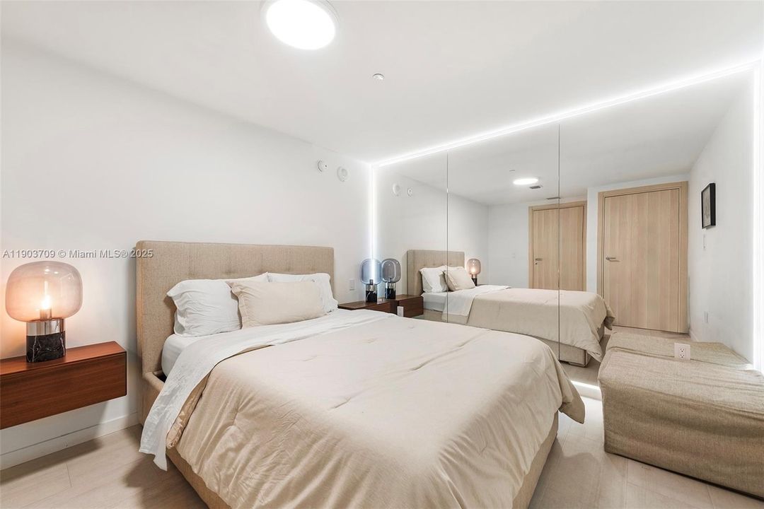 For Rent: $6,650 (1 beds, 2 baths, 1022 Square Feet)