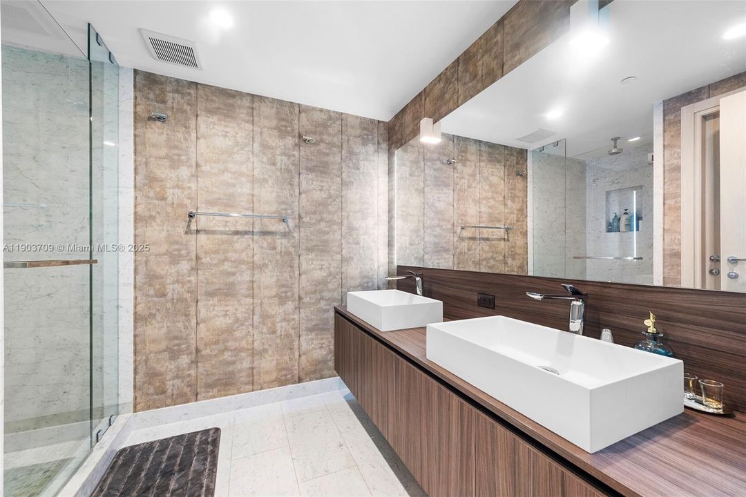 For Rent: $6,650 (1 beds, 2 baths, 1022 Square Feet)