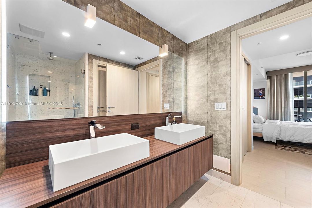 For Rent: $6,650 (1 beds, 2 baths, 1022 Square Feet)