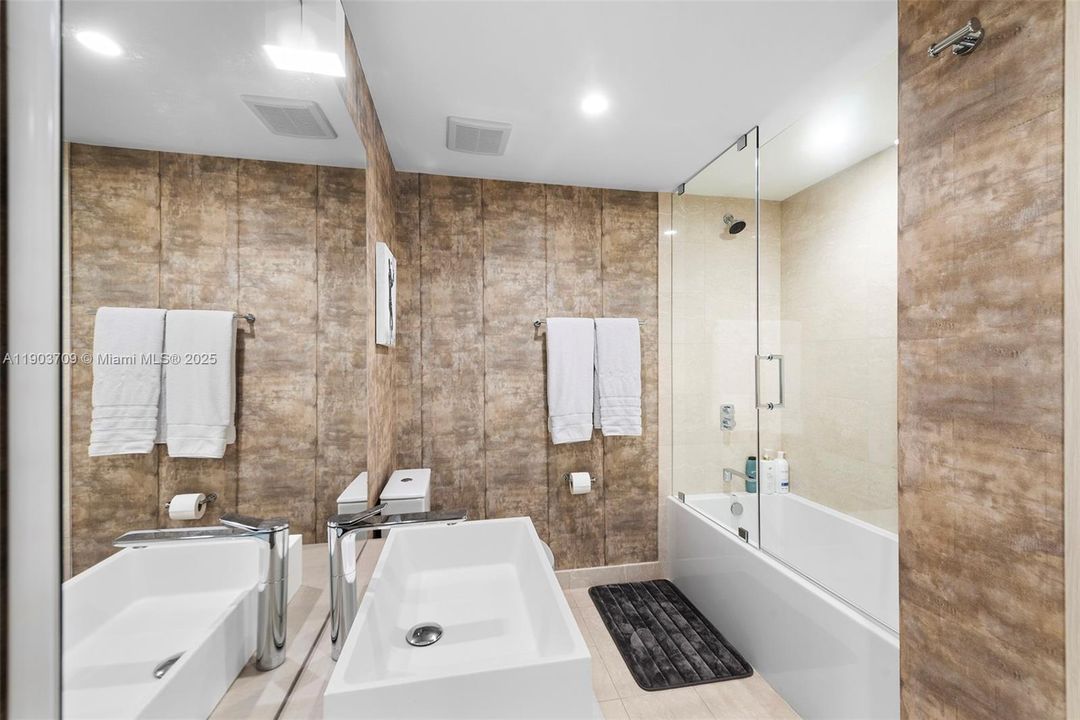 For Rent: $6,650 (1 beds, 2 baths, 1022 Square Feet)