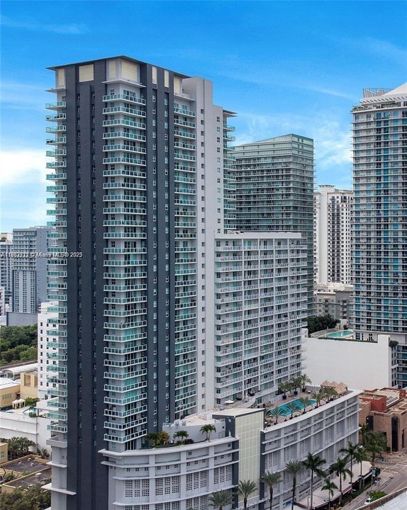 Active With Contract: $2,600 (1 beds, 1 baths, 814 Square Feet)