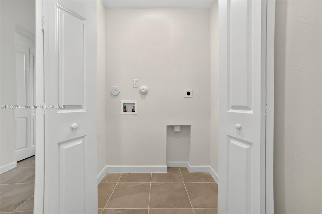 For Rent: $2,600 (3 beds, 2 baths, 0 Square Feet)